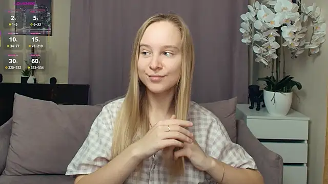 SoonMoor online show from December 20, 2025, 7:32 pm