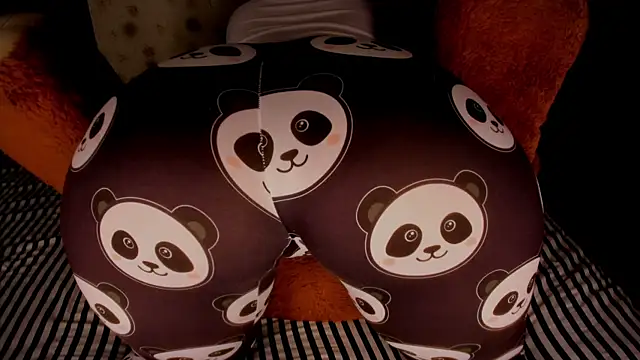 Snapshot of Gabby_Haze chatting on November 18, 2025, 7:07 pm Gabby Haze online show from November 18, 2025, 7:07 pm