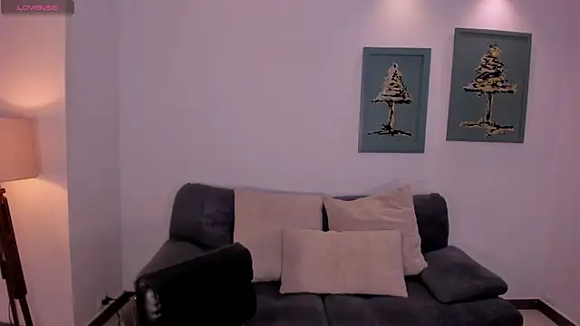 SussyBellX online show from November 18, 2025, 7:29 pm