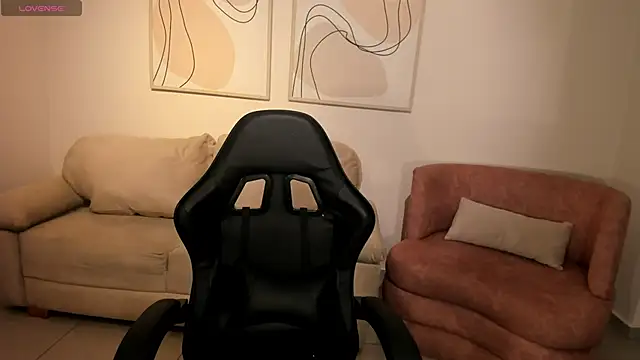 Snapshot of MayaMoretti_ chatting on April 25, 2026, 8:17 pm MayaMoretti online show from April 25, 2026, 8:17 pm