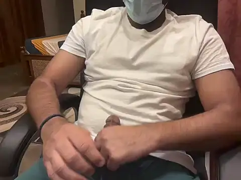 Snapshot of BobgaBonga chatting on October 24, 2025, 5:31 pm BobgaBonga online show from October 24, 2025, 5:31 pm