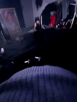 johnboones10 online show from December 20, 2025, 12:12 pm