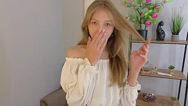 Sue Sanders online show from September 12, 2025, 10:15 am