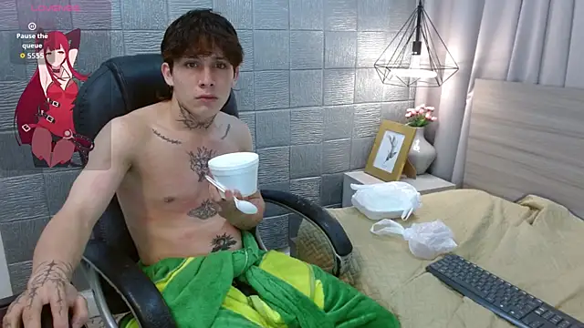 Iantwink18 online show from September 17, 2025, 5:14 pm