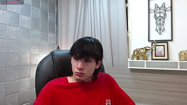 Iantwink18 online show from December 16, 2025, 1:54 am