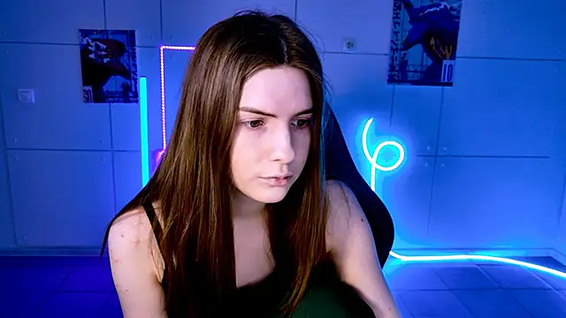 Snapshot of AliceCUNTach chatting on October 3, 2025, 5:04 am AliceCUNTach online show from October 3, 2025, 5:04 am