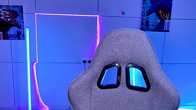 Snapshot of AliceCUNTach chatting on October 4, 2025, 5:05 am AliceCUNTach online show from October 4, 2025, 5:05 am