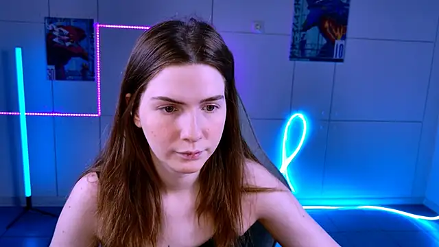 Snapshot of AliceCUNTach chatting on October 9, 2025, 5:05 am AliceCUNTach online show from October 9, 2025, 5:05 am