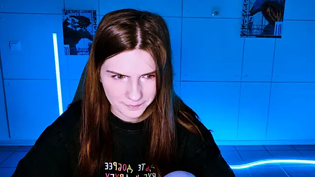 Snapshot of AliceCUNTach chatting on October 17, 2025, 5:10 am AliceCUNTach online show from October 17, 2025, 5:10 am