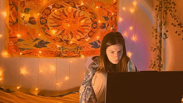 AliceCUNTach online show from February 14, 2026, 5:04 am