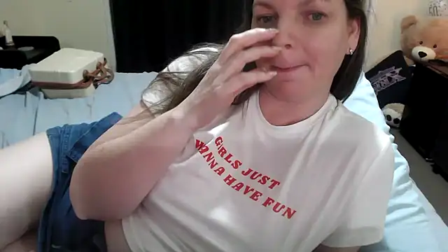 aussiepeaches online show from January 14, 2026, 1:28 pm