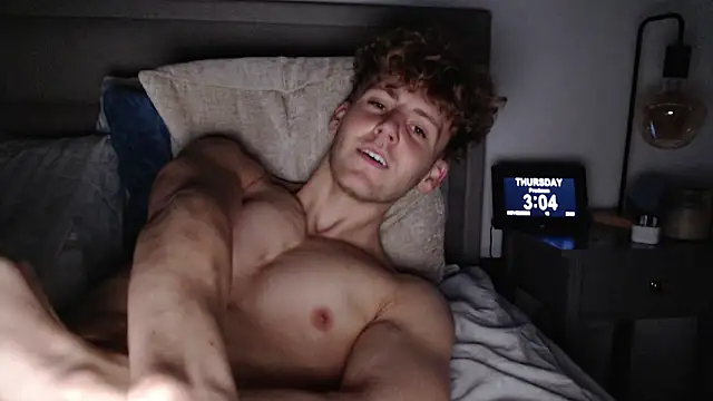 Snapshot of DominantAlex18 chatting on November 13, 2025, 3:05 am DominantAlex18 online show from November 13, 2025, 3:05 am