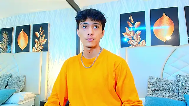 Lean Portman online show from October 21, 2025, 8:42 pm