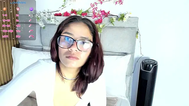 Aliina  Sauvage online show from October 10, 2025, 12:37 pm