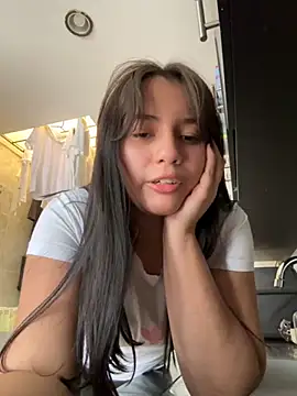 Angeldusttt online show from September 13, 2025, 4:18 pm