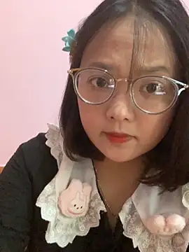 Snapshot of July-y chatting on September 9, 2025, 2:33 am July-y online show from September 9, 2025, 2:33 am