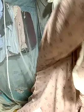 Snapshot of July-y chatting on October 29, 2025, 1:57 pm July-y online show from October 29, 2025, 1:57 pm