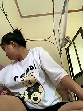 viluna online show from September 28, 2025, 2:39 am