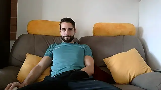 Amicisegreti online show from December 22, 2025, 10:01 am