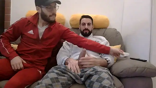 Amicisegreti online show from January 13, 2026, 6:40 am