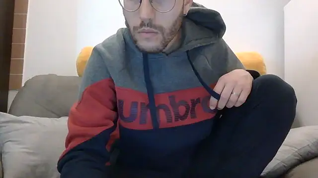 Snapshot of Amicisegreti chatting on March 19, 2026, 6:28 am Amicisegreti online show from March 19, 2026, 6:28 am