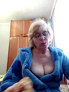 52MiaLove02 online show from April 18, 2026, 11:47 am