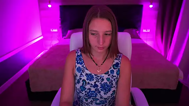 LioraFox online show from September 17, 2025, 4:41 pm