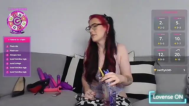 Harley-Moon online show from October 23, 2025, 9:24 pm