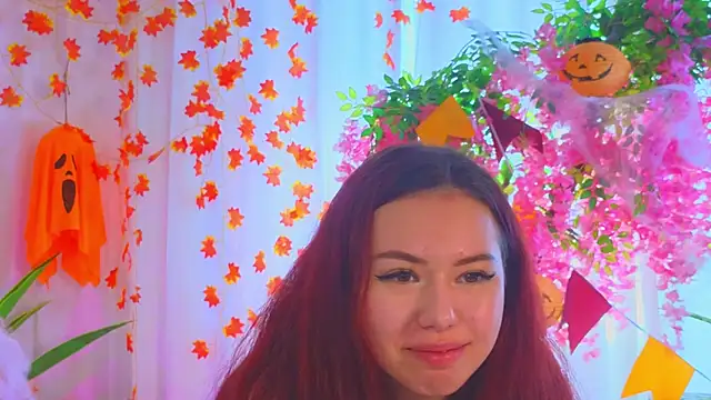 JenniferGlover online show from November 1, 2025, 8:05 am