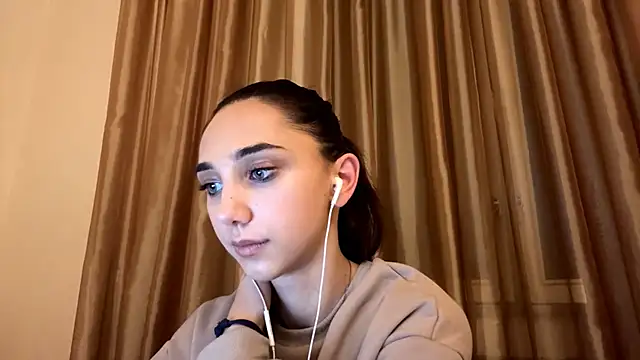 LinaMour online show from September 26, 2025, 11:20 pm