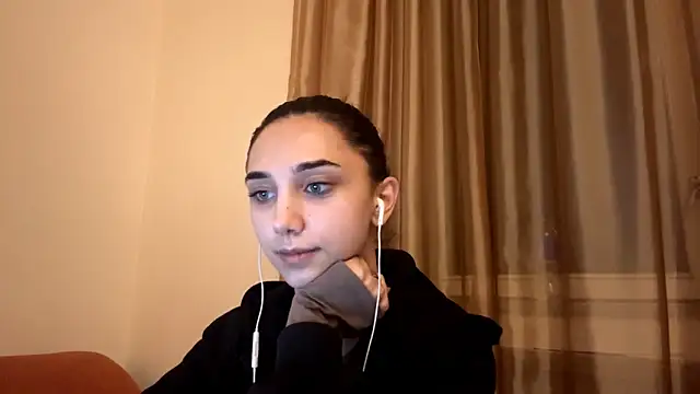 LinaMour online show from October 5, 2025, 10:07 pm