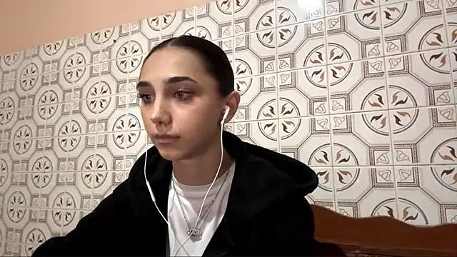 LinaMour online show from November 1, 2025, 10:12 pm