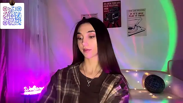 LinaMour online show from March 12, 2026, 10:27 pm