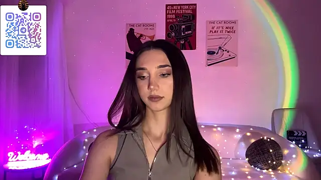 LinaMour online show from April 16, 2026, 10:12 pm