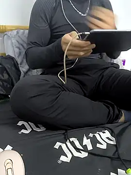 yazinyazin1 online show from December 2, 2025, 1:22 am