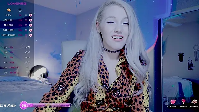 Snapshot of Talulaa chatting on December 3, 2024, 10:40 pm Talulaa online show from December 3, 2024, 10:40 pm