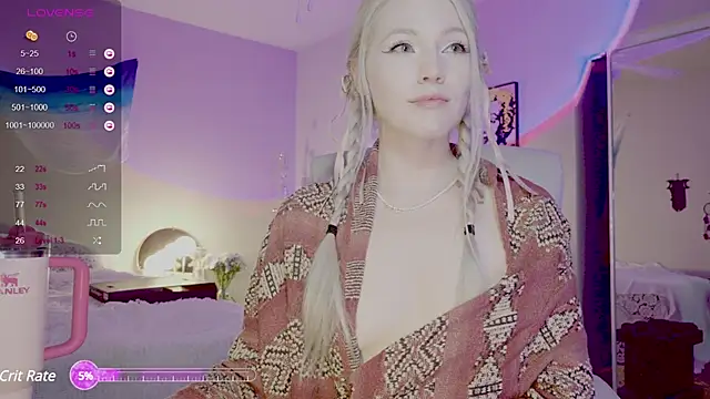 Snapshot of Talulaa chatting on December 17, 2024, 10:11 pm Talulaa online show from December 17, 2024, 10:11 pm