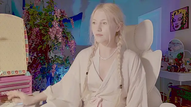 Talulaa online show from April 19, 2026, 5:12 pm