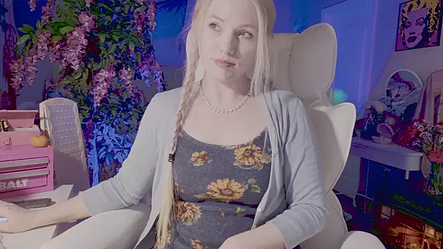 Talulaa online show from May 15, 2026, 8:27 pm