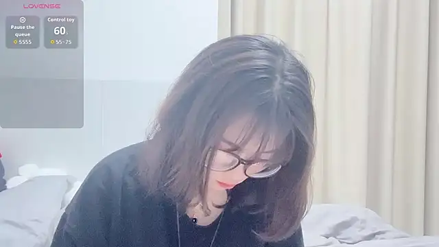 Xoxo-258 online show from October 16, 2025, 7:15 pm