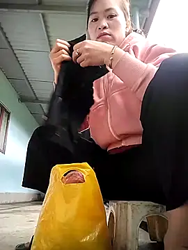 Snapshot of tuyetnhi-00 chatting on October 2, 2025, 1:12 am tuyetnhi-00 online show from October 2, 2025, 1:12 am