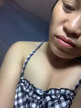 Snapshot of tuyetnhi-00 chatting on October 15, 2025, 1:55 pm tuyetnhi-00 online show from October 15, 2025, 1:55 pm