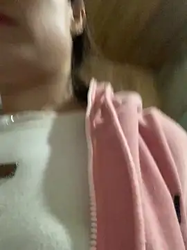 Snapshot of tuyetnhi-00 chatting on October 20, 2025, 12:44 am tuyetnhi-00 online show from October 20, 2025, 12:44 am