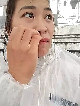 Snapshot of tuyetnhi-00 chatting on November 3, 2025, 2:02 am tuyetnhi-00 online show from November 3, 2025, 2:02 am