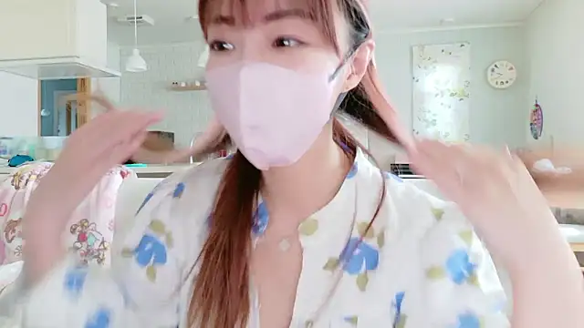 SUZU 1201 online show from April 14, 2026, 12:38 am