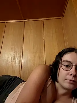 Snapshot of YoungLiisaxx chatting on September 18, 2025, 6:10 pm YoungLiisaxx online show from September 18, 2025, 6:10 pm