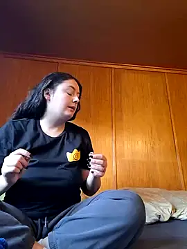 Snapshot of YoungLiisaxx chatting on November 13, 2025, 6:56 am YoungLiisaxx online show from November 13, 2025, 6:56 am