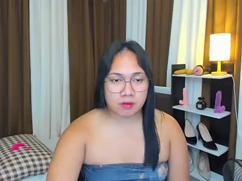 TsUncutKaren online show from September 28, 2025, 5:40 pm