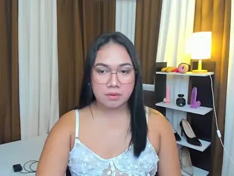 TsUncutKaren online show from October 1, 2025, 5:13 am