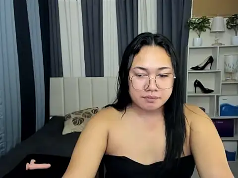 Snapshot of TsUncutKaren chatting on February 13, 2026, 6:09 am TsUncutKaren online show from February 13, 2026, 6:09 am